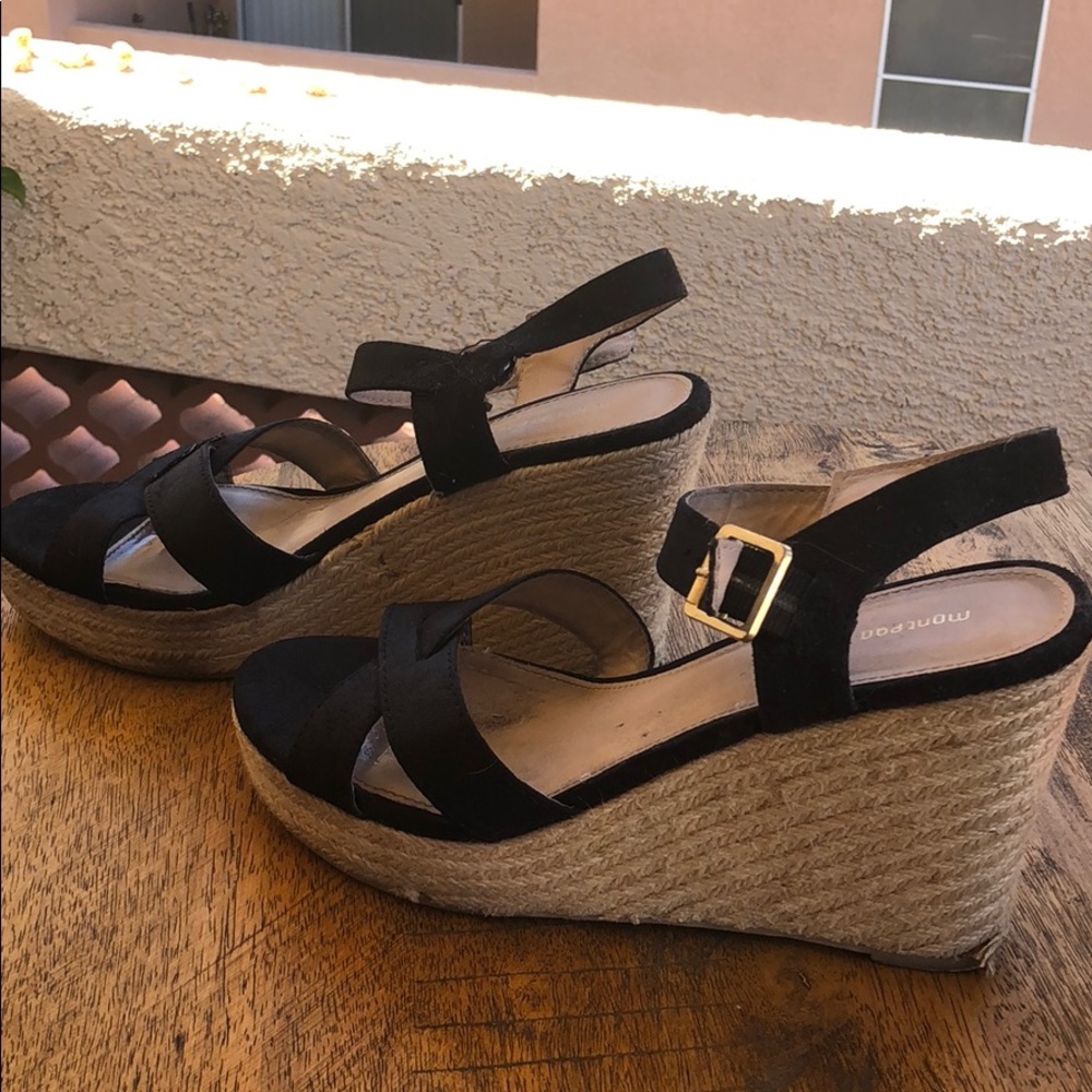 Wedges rope design on bottom black top
